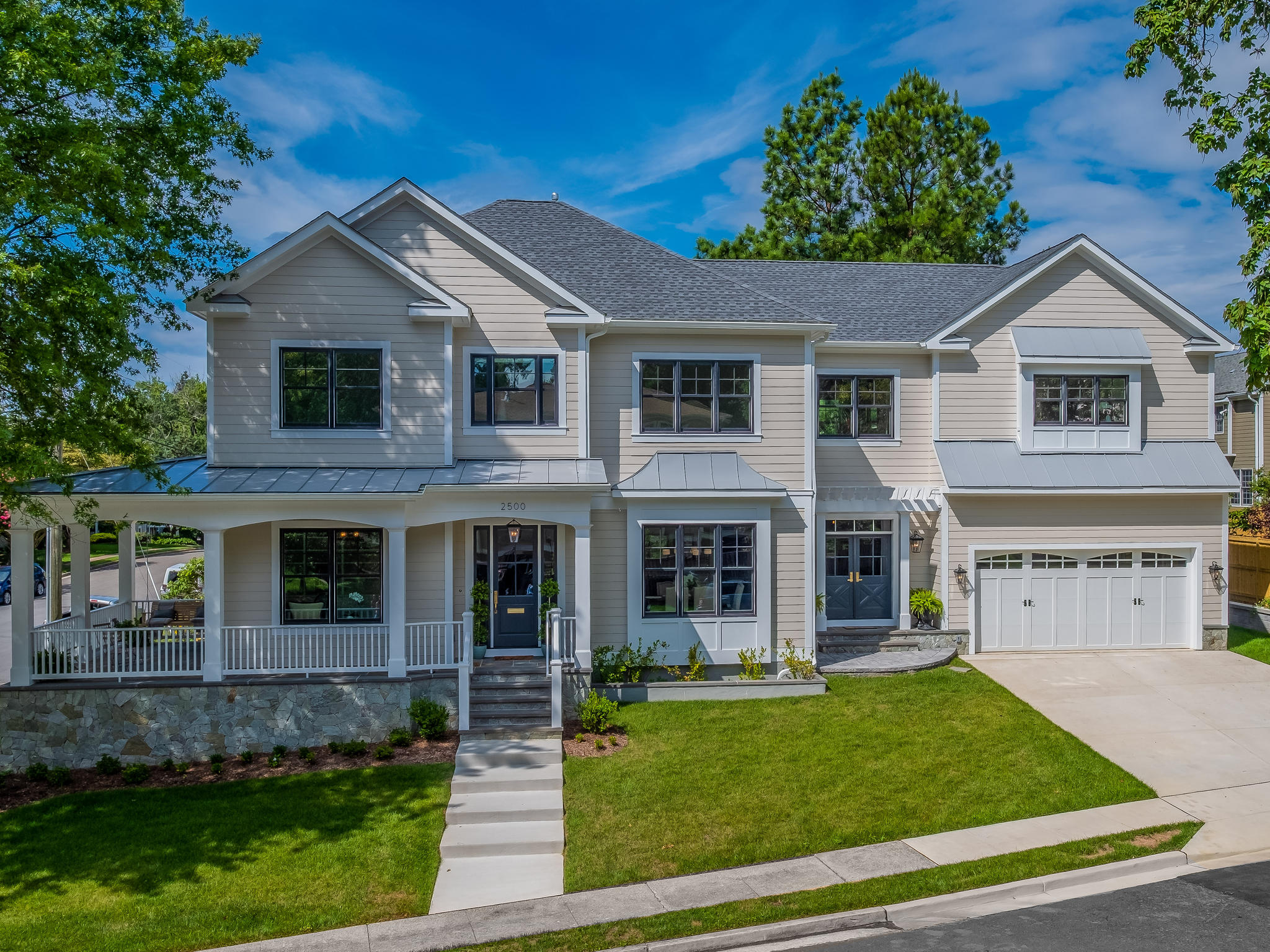 Newly developed lot utilizes a quiet cul de sac in N Arlington. Custom Home by Custom Builder, North Arlington, VA 22207